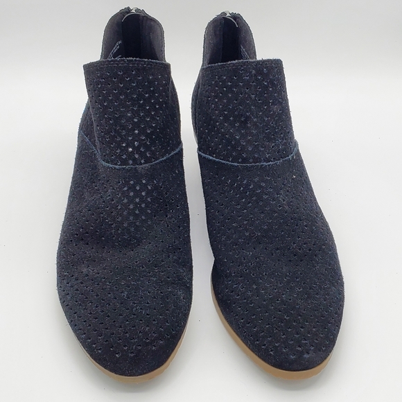 Kenneth Cole Reaction Black Side Walk Perforated Suede Ankle Bootie. Size  8.5 - Picture 6 of 8